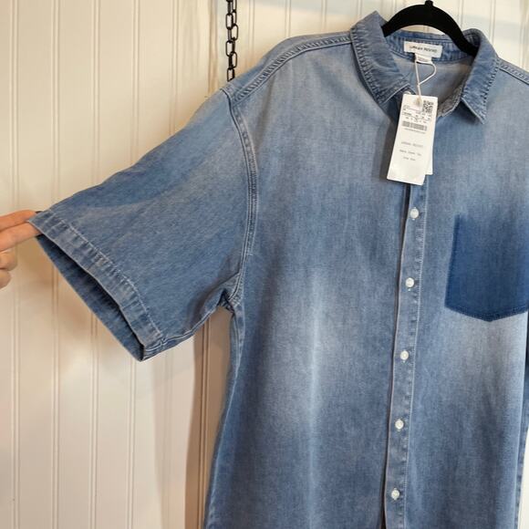 NWT Urban Revivo Men’s Blue Denim Short Sleeve Button Down Shirt Top Size M - Picture 3 of 8